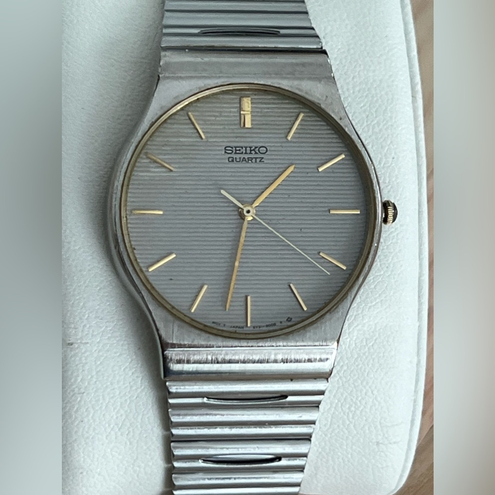 Seiko Men’s Watch Vintage Stainless Adjustable Bracelet Gray and Gold Tone Dial - Picture 3 of 14